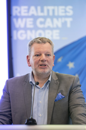 Foto 34: Invest in What Matter - Exchange of views on the EU long-term budget with the co-rapporteurs and presentation of the EP campaign