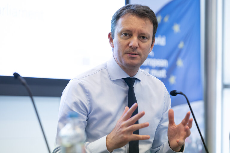 Foto 17: Invest in What Matter - Exchange of views on the EU long-term budget with the co-rapporteurs and presentation of the EP campaign