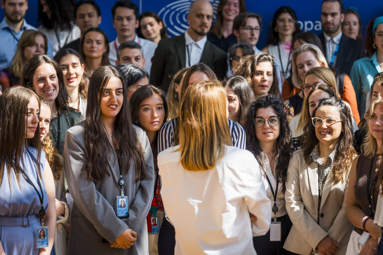 Roberta METSOLA, EP President meets with the Schuman trainees