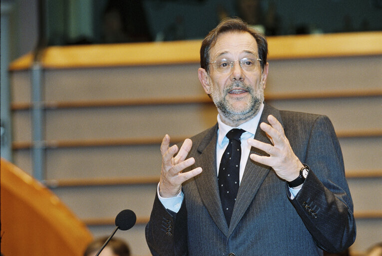 Photo 3 : Javier SOLANA, EU foreign policy chief during a session in Brussels in March 2000.