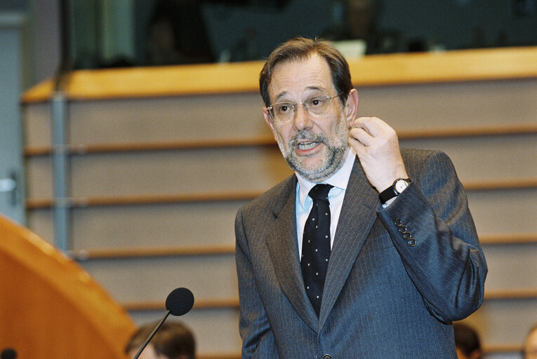Photo 6 : Javier SOLANA, EU foreign policy chief during a session in Brussels in March 2000.
