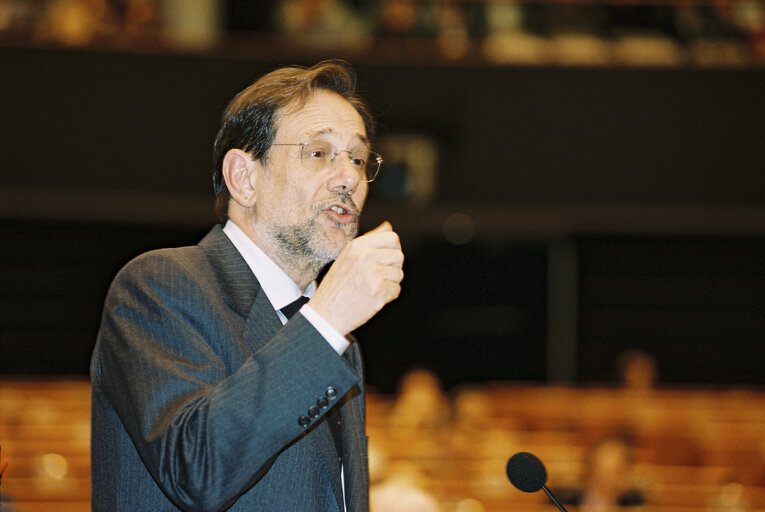 Photo 9 : Javier SOLANA, EU foreign policy chief during a session in Brussels in March 2000.