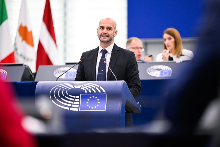 EP Plenary session - Motion of censure on the Commission B10-0319/2025