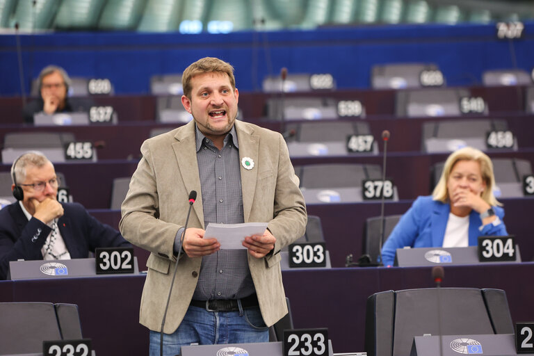 EP Plenary session - Resumption of session and order of business