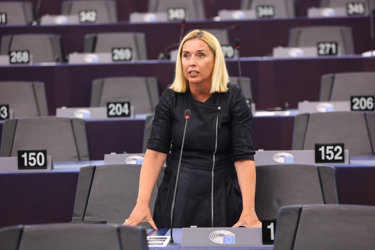 EP Plenary session - Resumption of session and order of business