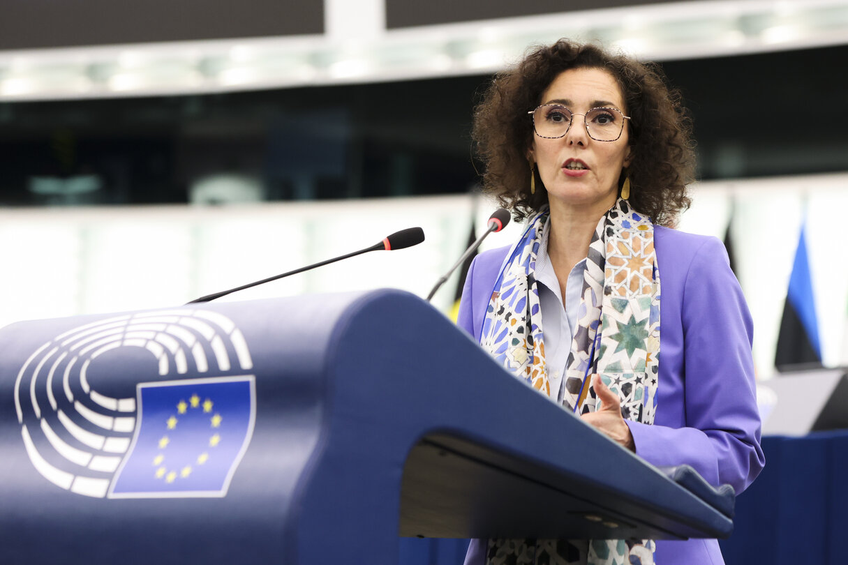 EP Plenary session.- EU action plan for deinstitutionalisation, family- and community-based care