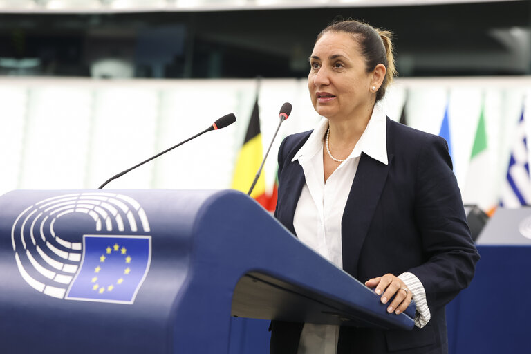 Photo 25: EP Plenary session.- EU action plan for deinstitutionalisation, family- and community-based care