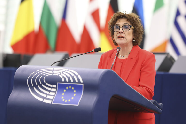 Photo 27: EP Plenary session.- EU action plan for deinstitutionalisation, family- and community-based care