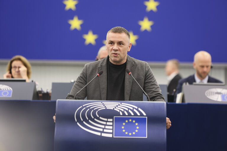 Photo 23: EP Plenary session.- EU action plan for deinstitutionalisation, family- and community-based care