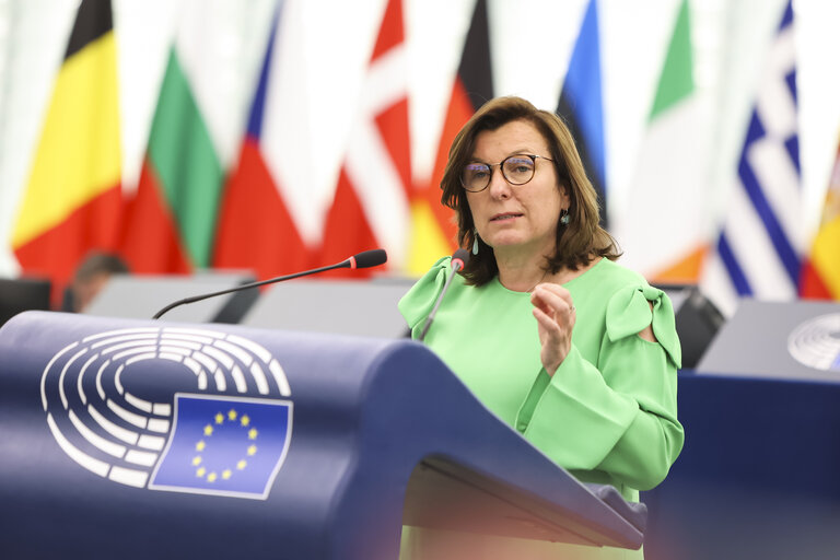 EP Plenary session.- EU action plan for deinstitutionalisation, family- and community-based care