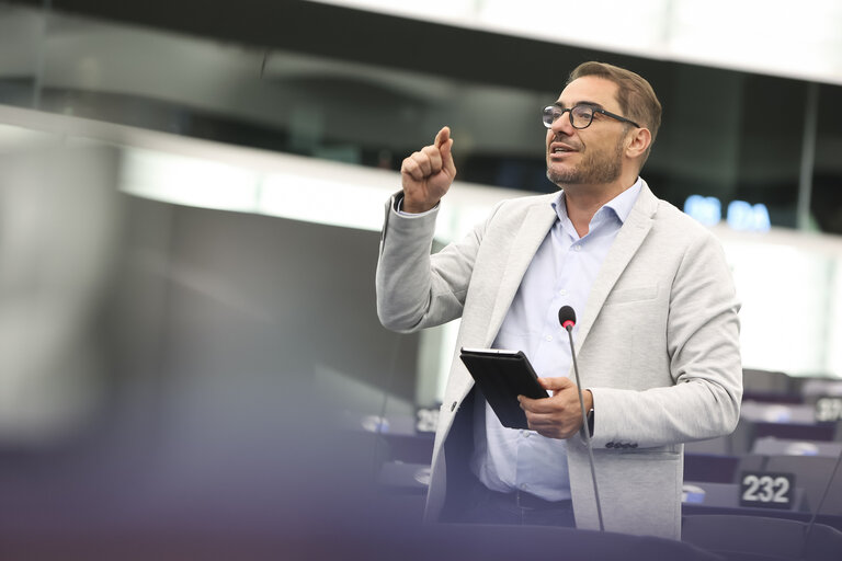 EP Plenary session.- EU action plan for deinstitutionalisation, family- and community-based care