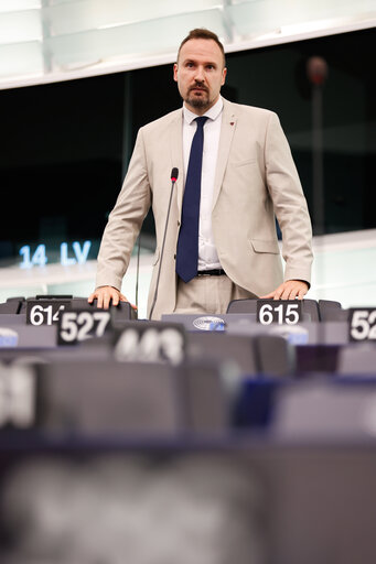 EP Plenary session - Alleged misuse of EU funds by Members of the far-right and measures to ensure institutional integrity