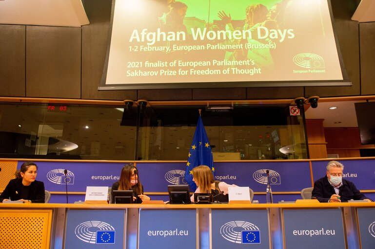 Zdjęcie 6: Afghan Women Days - High-level Conference - Screening of Hava, Maryam, Ayesha by Afghan film-maker Sahraa Karimi