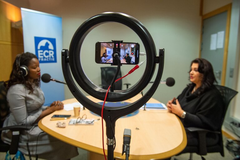 Fotografie 22: Podcast - Conversation with Assita KANKO