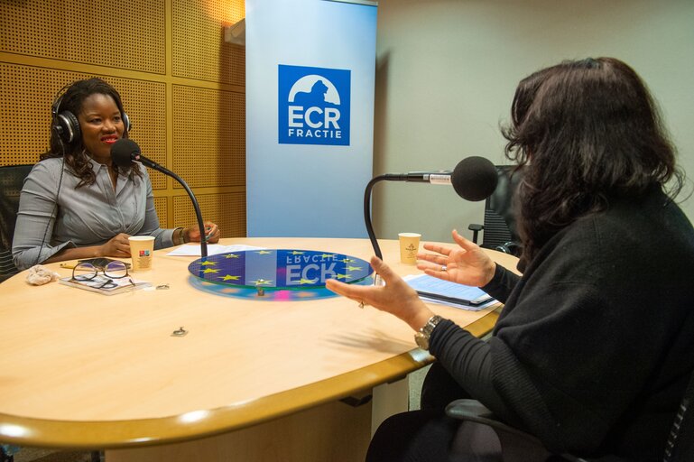 Fotografie 17: Podcast - Conversation with Assita KANKO