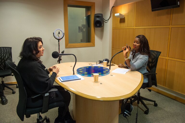 Fotografie 16: Podcast - Conversation with Assita KANKO