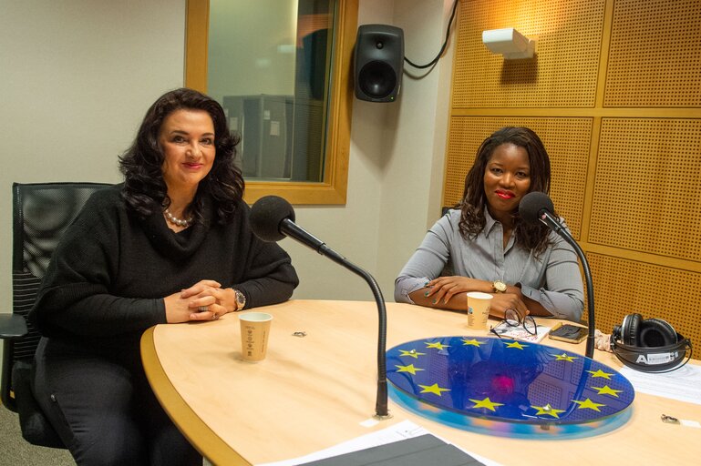 Fotografie 12: Podcast - Conversation with Assita KANKO