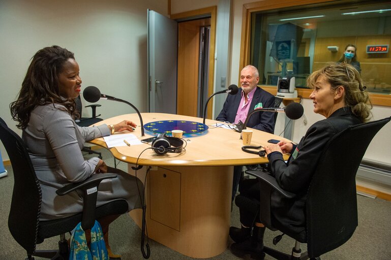 Fotografie 6: Podcast - Conversation with Assita KANKO