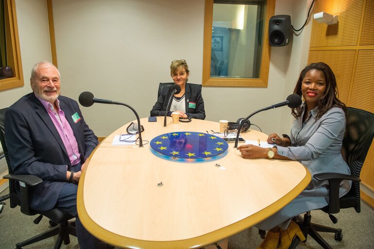 Fotografie 1: Podcast - Conversation with Assita KANKO