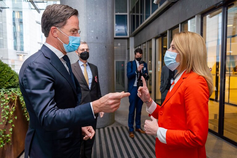 Foto 26: Roberta METSOLA, EP President meets with Mark RUTTE, Prime Minister of the Netherlands