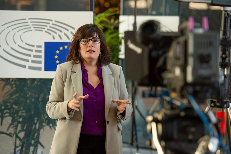 Photo 3: Isabel GARCIA in the EP in Brussels