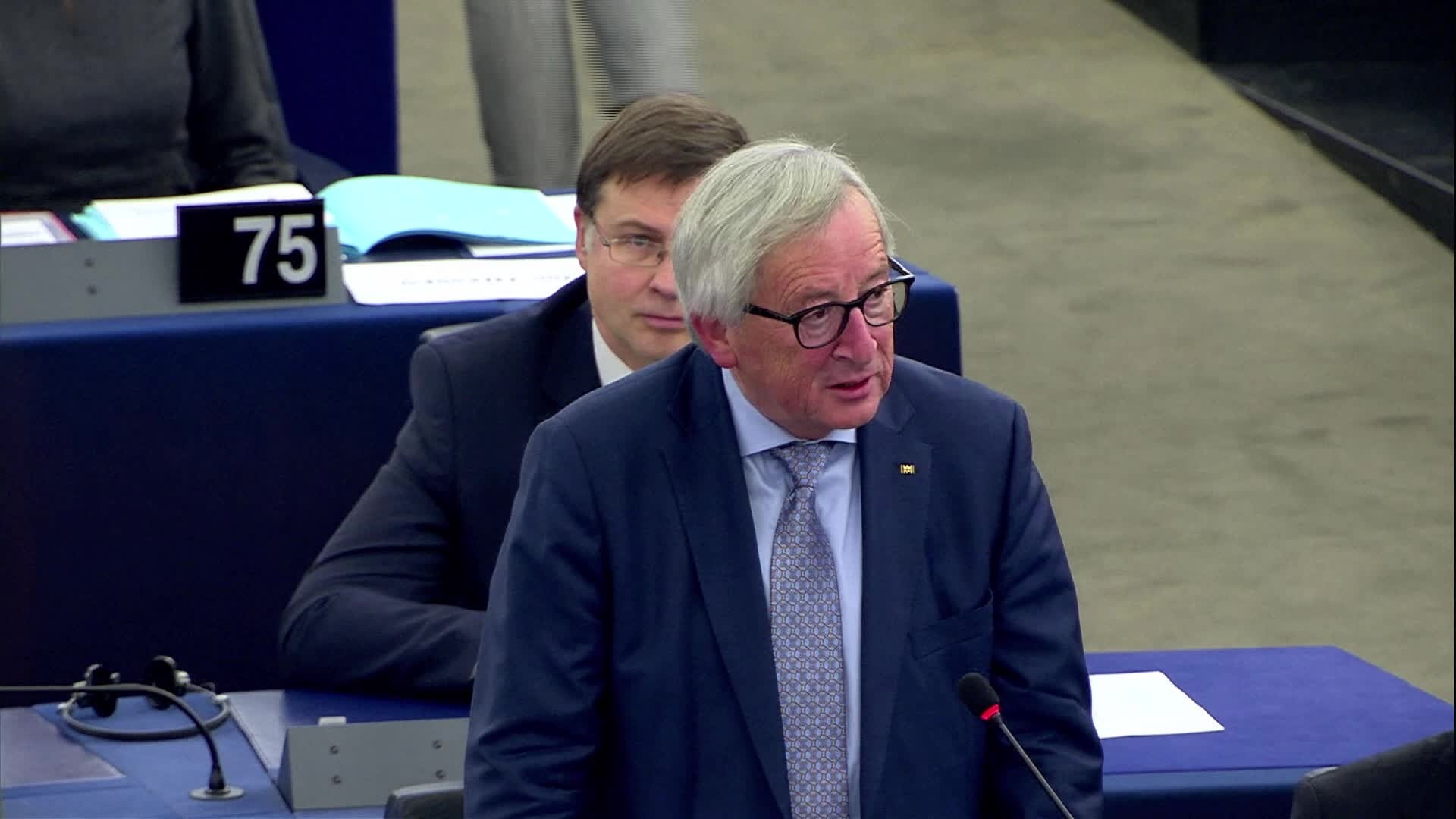 Debate on the Future of Europe with Angela MERKEL, German Federal Chancellor: Opening statement by Jean-Claude JUNCKER, President of the EC (15:35 - 15:42)